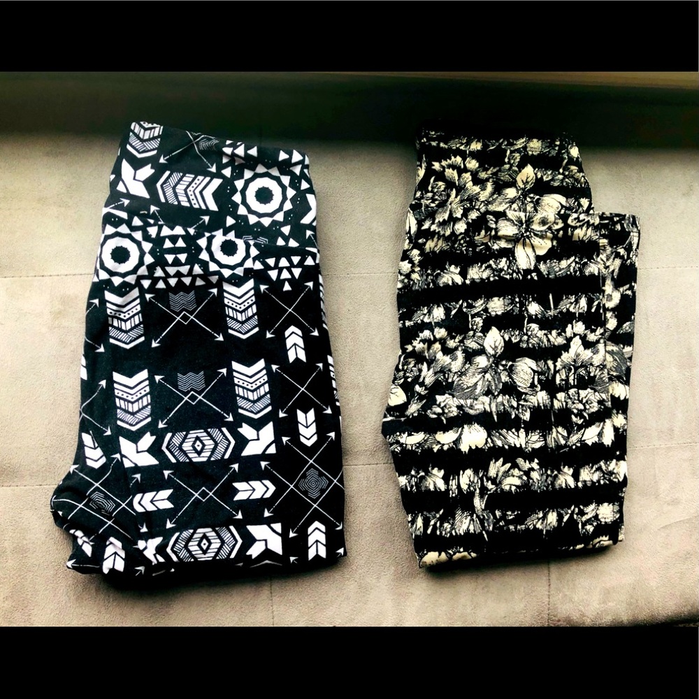 OS black and white leggings!!